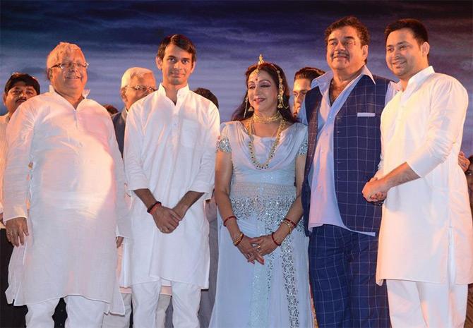 One of the most notable achievements of Lalu Prasad Yadav's political career was the financial turnaround of the Indian Railways. As a Railway Minister, Lalu successfully led the Indian Railways from being mired in losses to making a surplus of nearly Rs 90,000 crores. The drastic turnaround of Indian Railways during his tenure became a subject of study and it was introduced as a case study by the prestigious Indian Institute of Management.
In pic: Lalu Prasad Yadav with Hema Malin and Shatrughan Sinha.