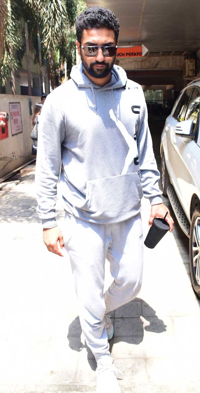 Vicky Kaushal was all smiles for the photographers who spotted him at a dancing studio in Andheri, Mumbai. The actor was seen in his casual best sporting a grey jacket and matching pajama pants and sports shoes