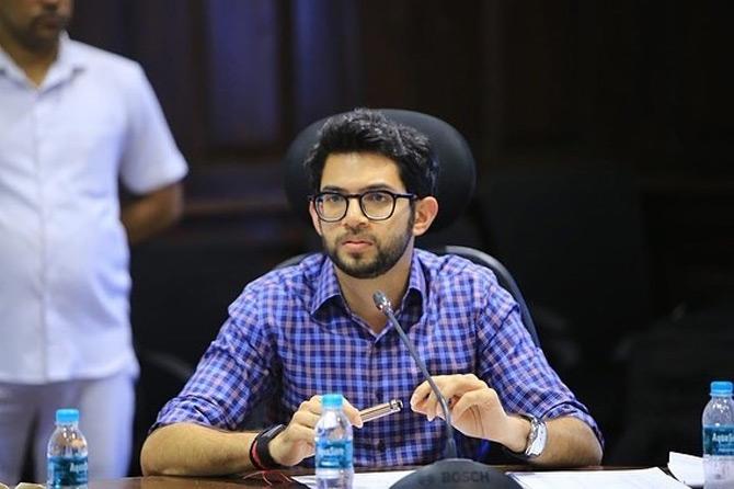 Aaditya Thackeray who is known to be a socially active leader was seen engrossed in conversations as he discussed important civic issues with BMC officials. While sharing the pictures, Aaditya wrote: We reviewed all our initiatives from last year, added some more and discussed on increasing efficiency in our services.