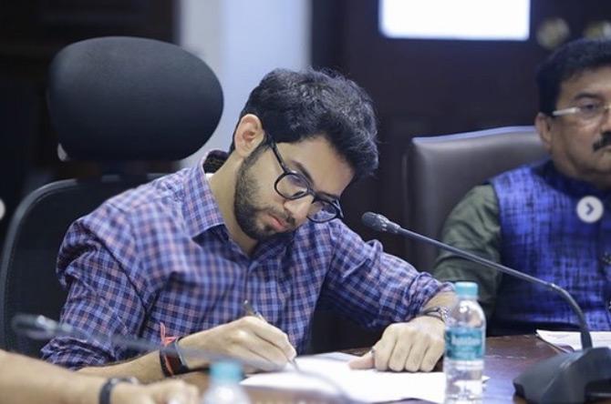 Aaditya Thackeray took to Instagram to share inside photos of the meeting where he was seen interacting with BMC officials and discussing issues such as roads, new connector roads to garbage pickups, playgrounds and much more.