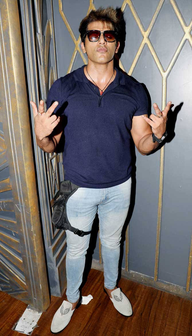 Karanvir Bohra, who will be next seen in the movie Hume Tumse Pyaar Kitna, also attended Mika Singh's birthday party in Andheri.