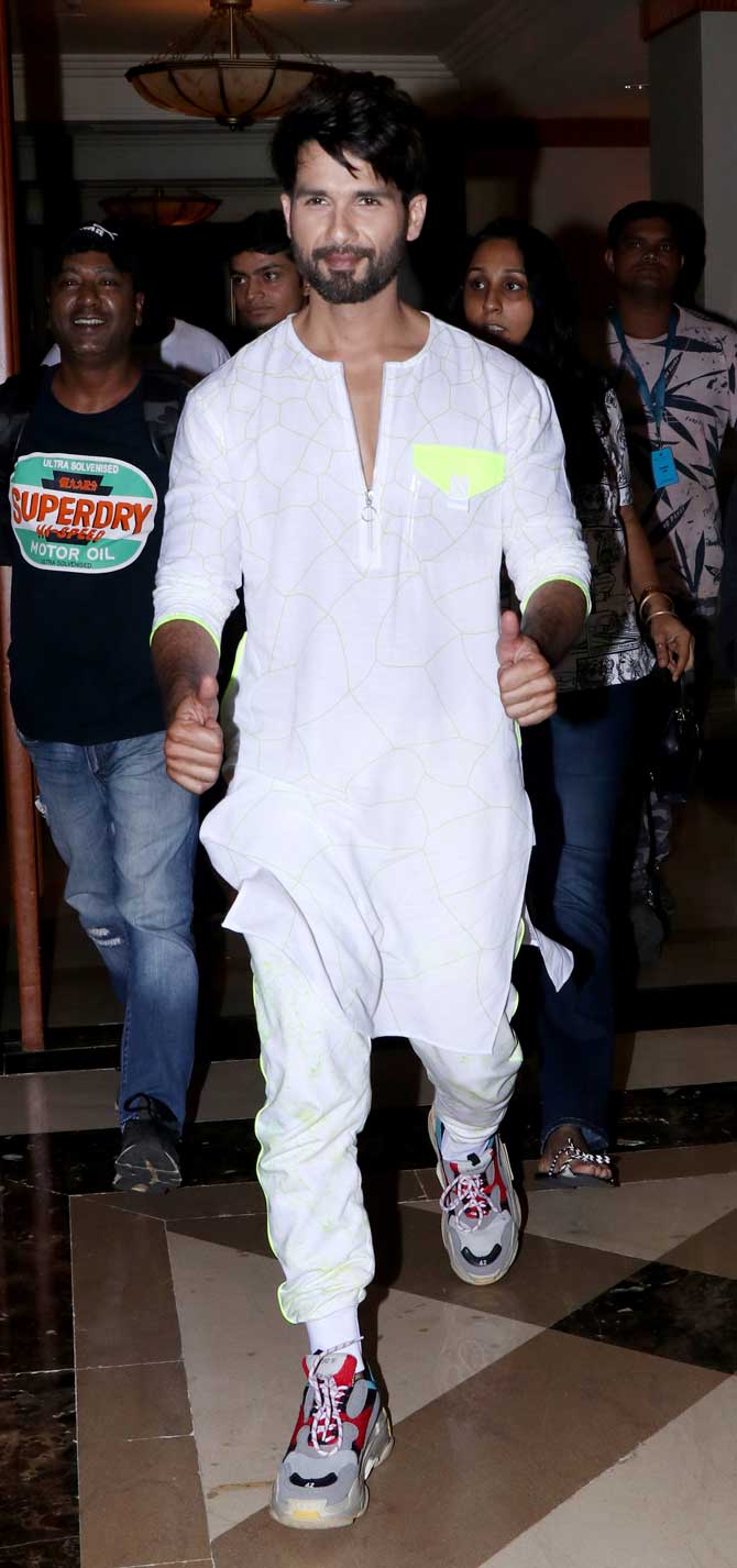 Directed by Sandeep Reddy Vanga, Shahid Kapoor and Kiara Advani's chemistry has intrigued the audience for more from the actors. While Shahid plays a self-destructive alcoholic, his performance has been widely applauded in the trailer.