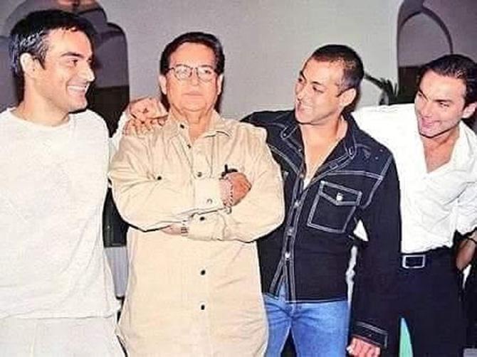 Salman Khan shared a picture featuring himself, father Salim Khan, and brothers Sohail and Arbaaz. He simply captioned the picture as, 