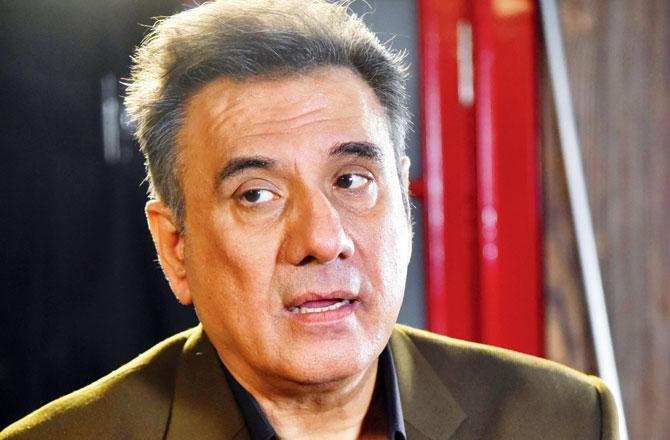 Bollywood actor Boman Irani was seen enjoying the match at the Old Trafford. He also met up with our mid-day cricket expert Harit Joshi for a quick take on the match.