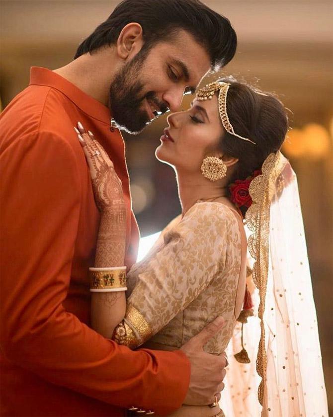 After having a Christian-style engagement party, the couple married in a traditional Bengali ceremony. Over the weekend, the pre-wedding functions included the haldi and sangeet ceremony