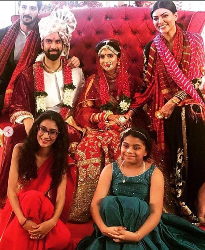 Sushmita Sen, who was present at Rajeev Sen's court wedding, did not give it a miss this time around. The actress, along with her Rohman Shawl and daughter Renee and Alisah attended Rajeev and Charu's grand wedding in Goa
