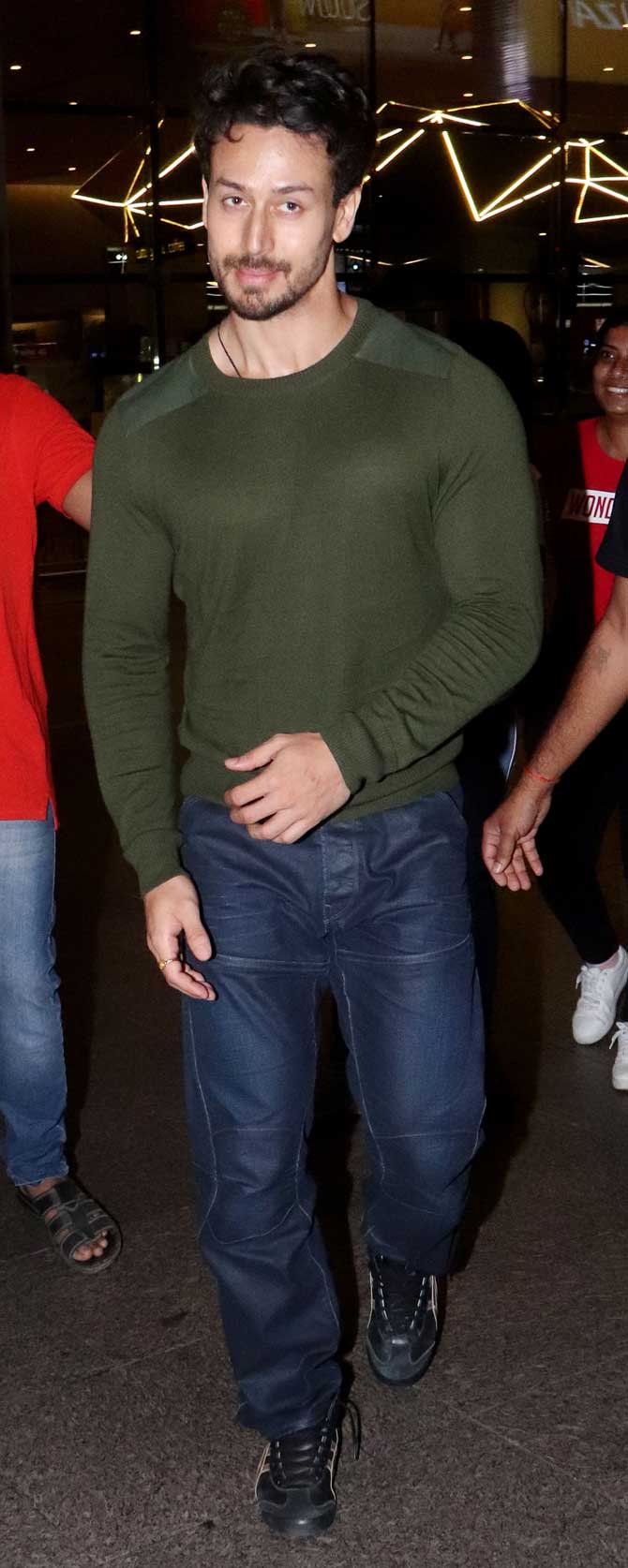 Tiger Shroff was also clicked at the Mumbai airport by the paparazzi. On the work front, Tiger Shroff will be a part of the third instalment of the action franchise Baaghi, which makes him the youngest actor to have a film franchise after his name, making him one of the most bankable actors in Bollywood.