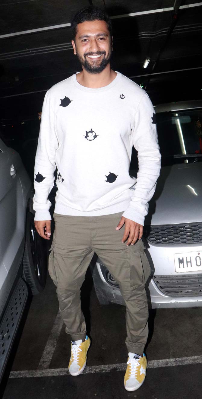 Vicky Kaushal was spotted in casual attire at the Mumbai airport. Vicky Kaushal is expected to begin the second schedule of Shoojit Sircar's Sardar Udham Singh soon. It has now come to light that the actor — who met with an accident on the set of his yet-untitled horror film last month that left a deep scar on his right cheek — devised a way to incorporate his facial scar in the biopic. Turns out, the makers have decided to showcase it prominently in the period drama.