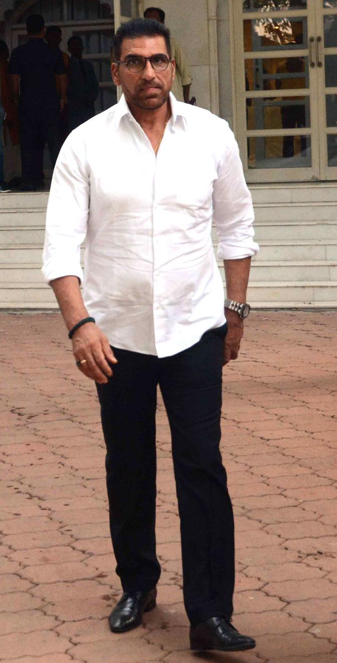 Sarfarosh actor Mukesh Rishi also came in to pay his respects to Justine Rumeau Nihalani at the prayer meet in ISKCON Temple, Juhu.