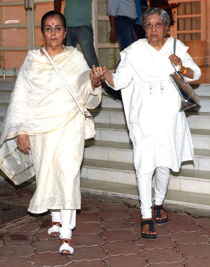 Sonakshi Sinha's mother Poonam Sinha also came in to offer her condolences to the Pahlaj Nihalani and family.