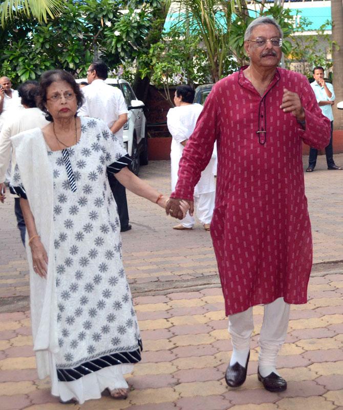 Surbhi television host Siddharth Kak also came in to offer his condolences to Pahlaj Nihalani and family at ISKCON Temple in Juhu.