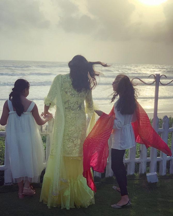 Sushmita Sen clicked with her daughters, Renee and Alisah, by the seaside. Sush looked gorgeous as always in a yellow sharara set, while the girls looked pretty in their casual best.