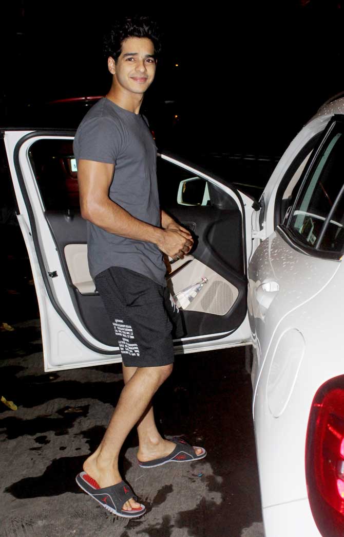 Ishaan Khatter was clicked at a popular spa in Juhu. For the outing, the actor opted for a plain grey t-shirt and black shorts.