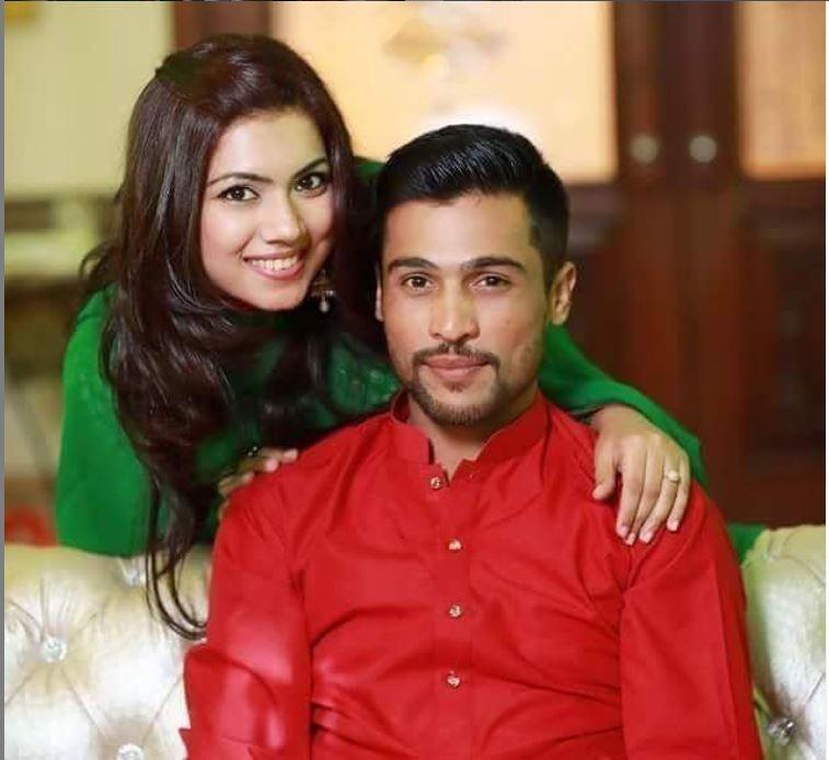 Mohammad Amir is a cricketer who plays for the Pakistan national team.
Mohammad Amir posted this beautiful picture of himself with his wife. 