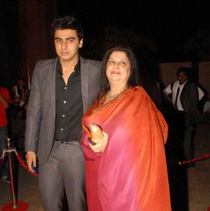 Arjun Kapoor shared this throwback picture with mom Mona Shourie and penned a heartfelt note for her. He wrote, 
