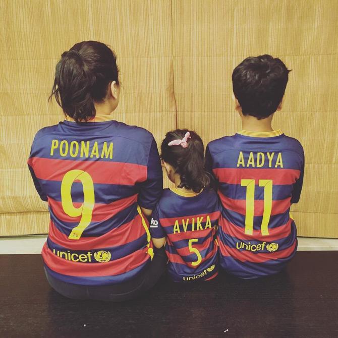 This beautiful picture shared by Poonam Mahajan is proof enough that the mother-daughter duo, Poonam and Avika are huge football fans and enjoy watching and supporting their favourite team FC Barcelona.





