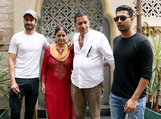 Speaking about Vicky Kaushal, the actor has kept himself busy with a number of projects. He will be seen donning the hat of 1971 war hero Sam Maneckshaw. The biopic will be helmed by Meghna Gulzar, who will be directing Vicky for the second time.
In picture: Kaushal family posing for a perfect family picture