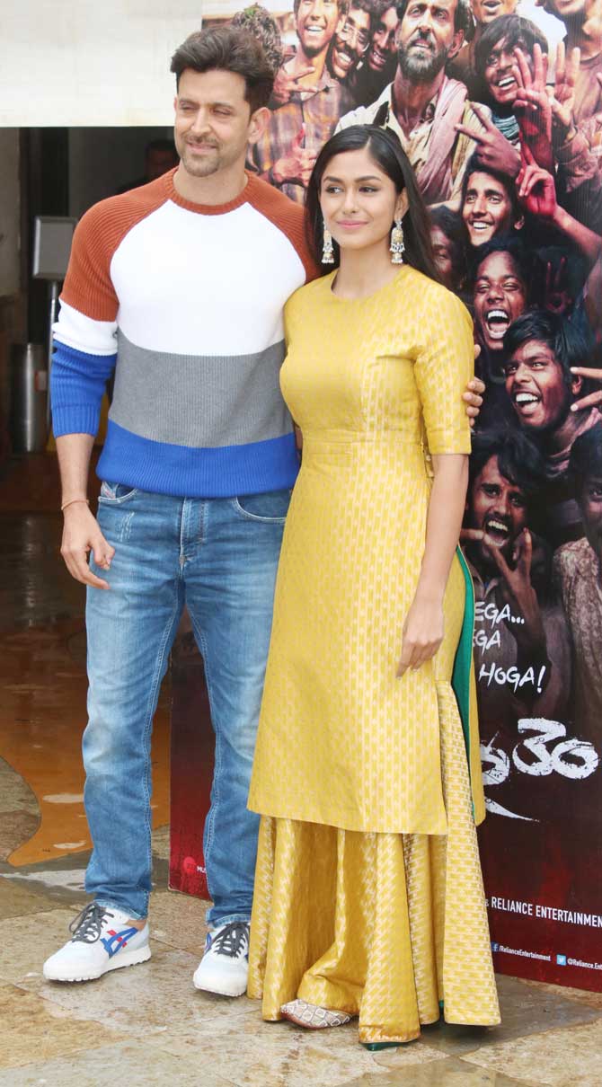 Reliance Entertainment in association with HRX Films presents A Sajid Nadiadwala Film, A Phantom Production, directed by Vikas Bahl. Produced by Nadiadwala Grandson Entertainment, Phantom Films & Reliance Entertainment. A Reliance Entertainment & PVR Pictures release. 