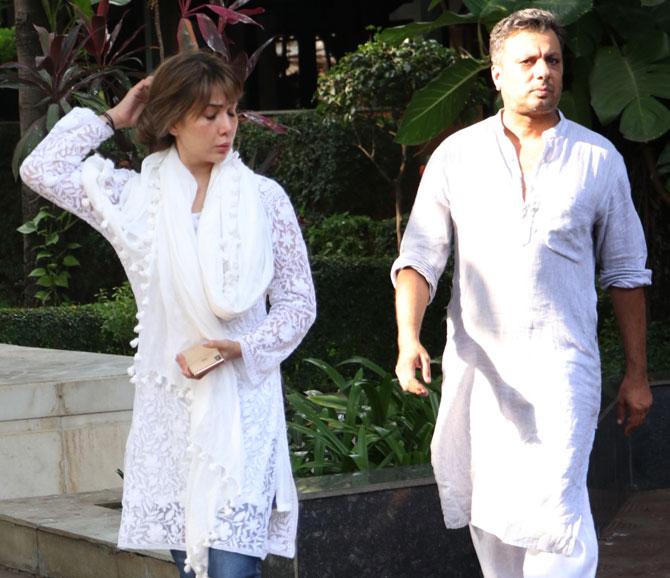 Kim Sharma came in with a friend for Padma Gobind Hingorani's last rites at a crematorium in Santacruz.