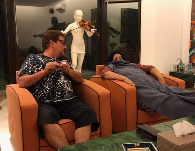 Smriti married Zubin Irani, a Parsi businessman and her childhood friend in 2001. Since then, it has been 19 years and the couple are growing stronger together just like the aging wine
In photo: Smriti Irani takes a quick nap as husband Zubin looks on