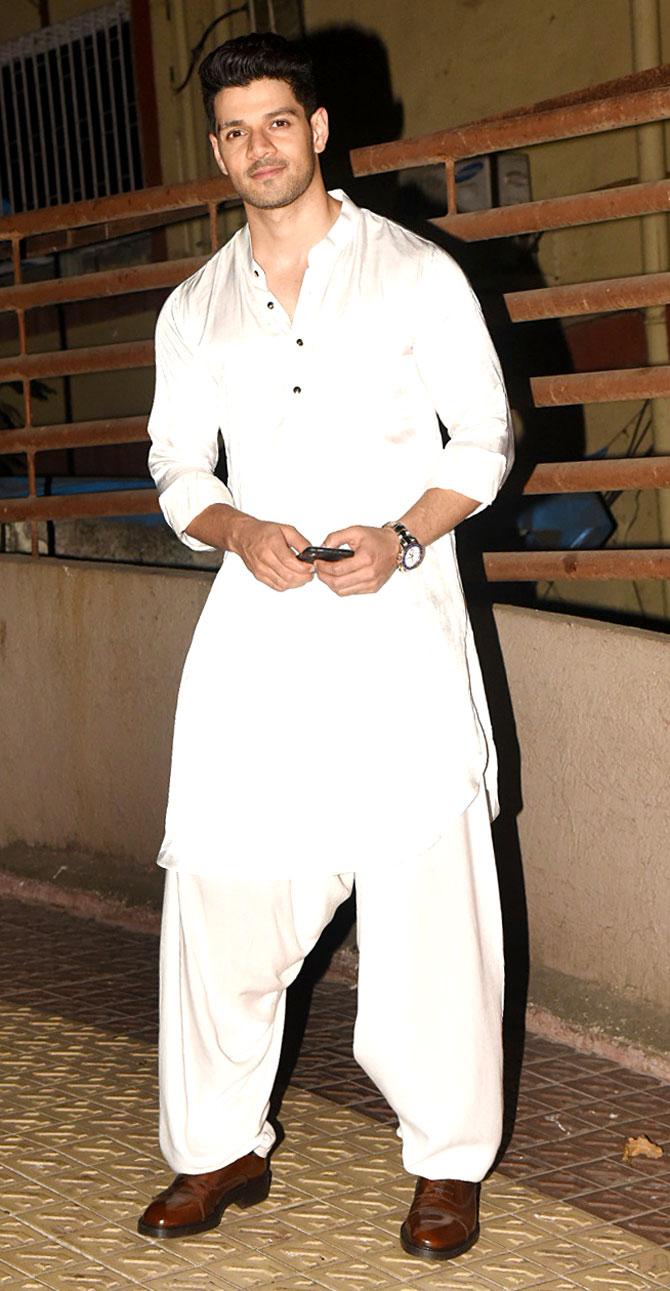 Sooraj Pancholi dressed in a white traditional attire also attended Arslan Goni's Eid party at his residence in Bandra.