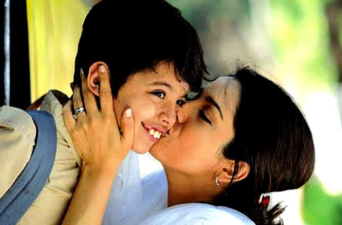 Though even today, after nearly 12 years, Tisca Chopra is best remembered for her role as Darsheel Safary's on-screen mother in Taare Zameen Par, she started her acting career in 1993 with Ajay Devgn's Platform. She was credited as Priya Arora in the film. She went on to star in films such as Bali Umar Ko Salam (1994), Taqdeerwala (1995), Karobaar: The Business of Love (2000) and most notable one - Hyderabad Blues 2 (2004).
