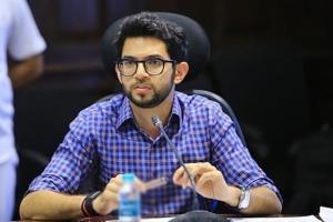 Aaditya Thackeray interacts with officials at BMC headquarters in SoBo