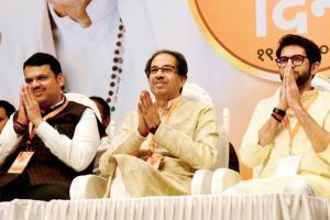 Shiv Sena prepares to ace the race for Chief Minister's chair