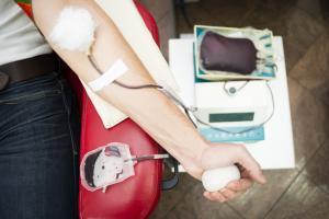 Twitterati urge people to 'Donate blood, save lives'