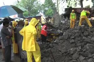 Wall collapses on autorickshaw stand in Chembur, no casualties reported