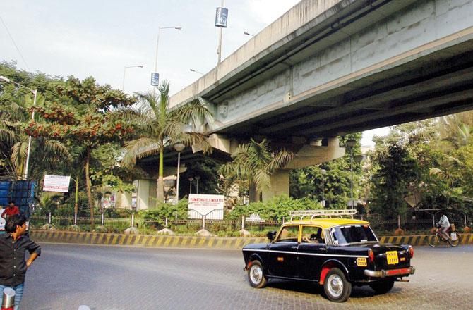 The MSRDC also wants to repair the Sion Circle flyover, but this is delayed. File pic