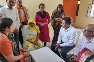 Smriti, Sawant visit BJP worker Surendra Singh's house in Amethi
