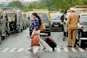 Mumbai cab drivers: Raise taxi rates from Rs 22 to Rs 30 or face strike