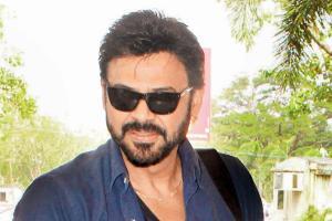 Venkatesh to star in Telugu remake of Ajay Devgn's De De Pyaar De