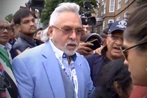 Vijay Mallya abused by angry Indian fans at the Oval in London