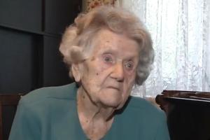 108-year old World War 2 survivor playing piano will melt your heart 