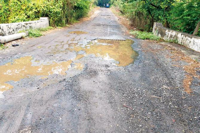 Mumbai: Bad roads this year, too at Aarey Colony