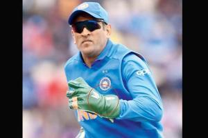 'Insult to Army if MS Dhoni removes logo from gloves'