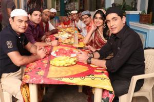 Aasif Sheikh treats the cast of Bhabiji Ghar Par Hai to an Iftar meal