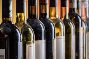 Colaba resident orders for a wine bottle; cheated of Rs 32,470
