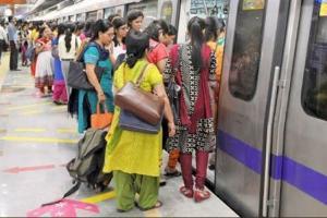 Kejriwal announces free metro rides for women, twitterati takes a jibe