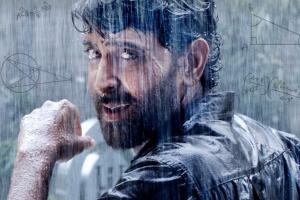 Hrithik Roshan surprises his fans with a new glimpse of Super 30