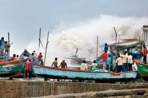 Over three lakh evacuated as Cyclone Vayu inches closer