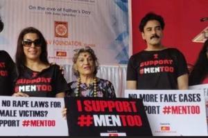 #MenToo: Karan Oberoi among several joins dharna at Azad Maidan