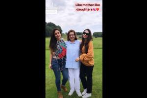 Kareena and Karisma Kapoor pose with their mother Babita