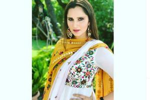 Sania Mirza, Veena Malik get into nasty Twitter spat after Pak loss