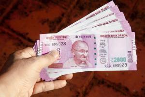 Senior citizen works out in gym, neighbour robs her house in Charkop
