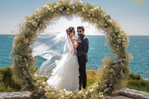 New photos of Nusrat Jahan's wedding are straight out of a fairytale