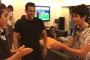 Watch videos: Salman Khan is in a playful mood with nephews