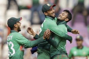Sensational Shakib keeps Bangladesh's semis hopes alive and kicking